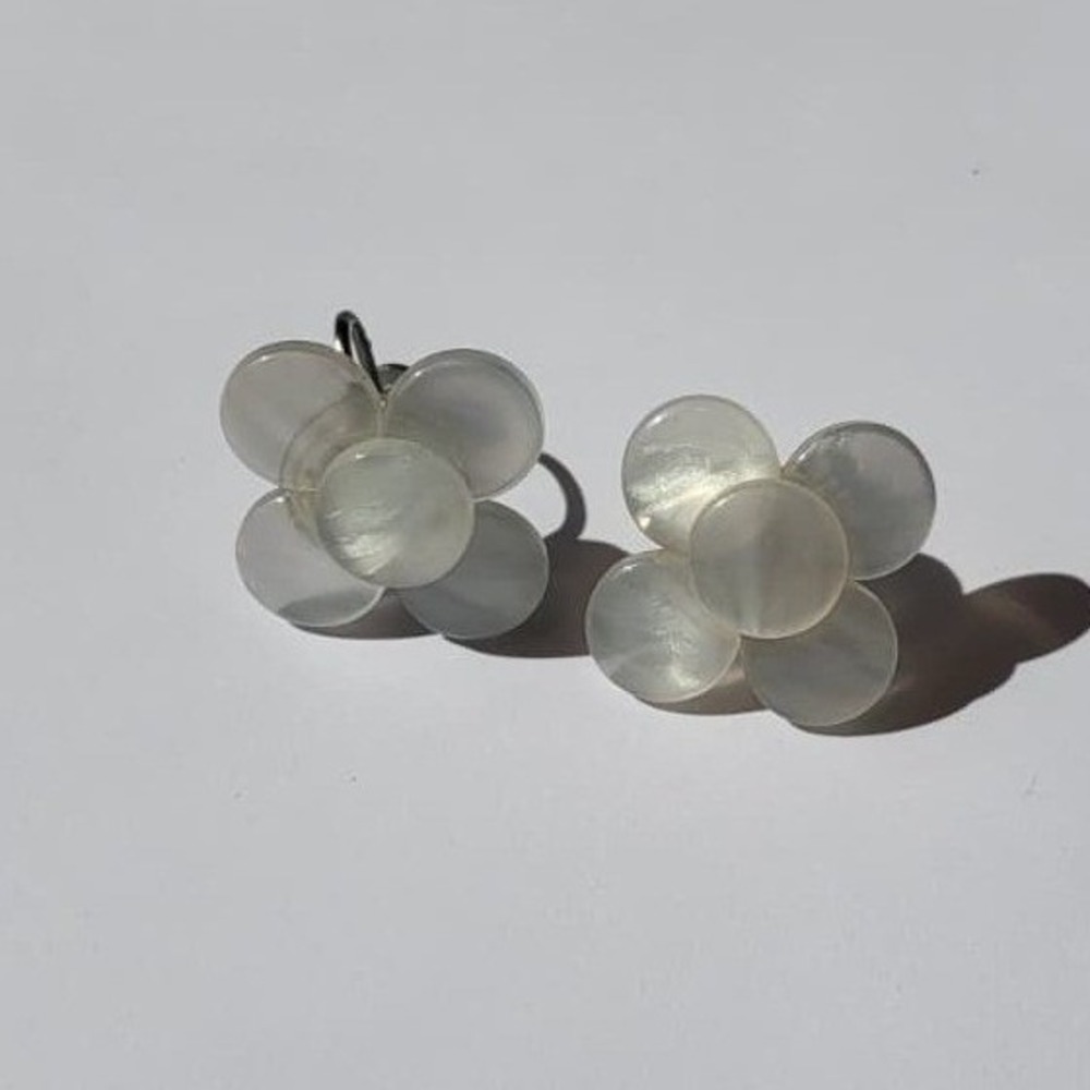 Vintage Sheer Flower Cluster Stud Earrings White Pearl Iridescent Resin